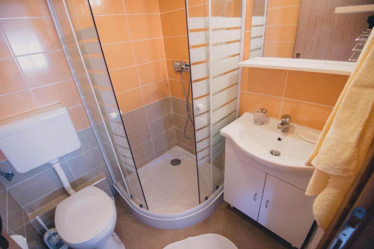 Apartments Vodice Esterno foto