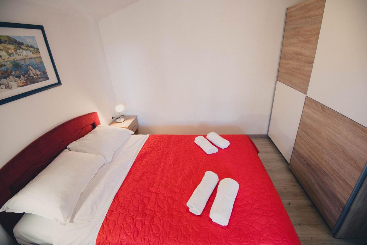Apartments Vodice Esterno foto