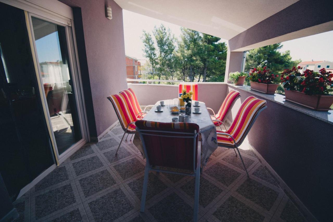 Apartments Vodice Esterno foto