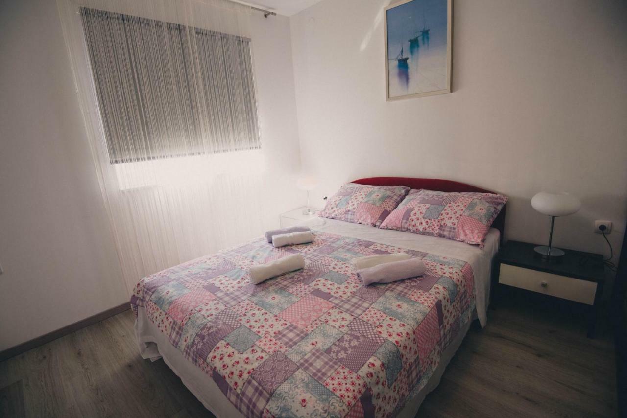 Apartments Vodice Esterno foto