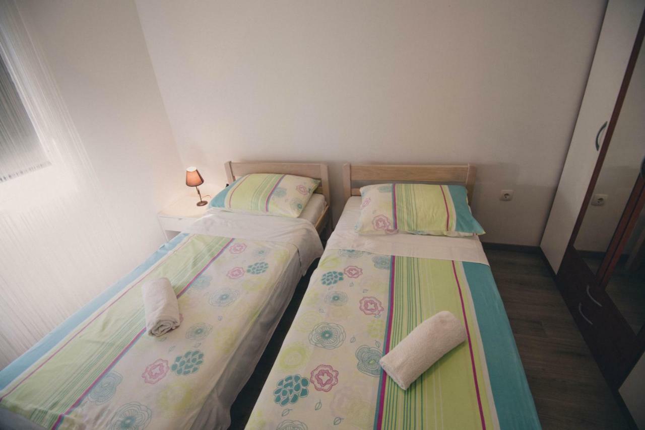 Apartments Vodice Esterno foto